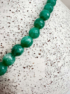 Emerald Tide Necklace – Green Gemstone & Gold Pendant